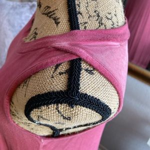 Light rose colored dress that has a beautiful flow to it. Size medium.